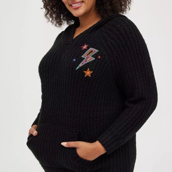Torrid Raglan Hoodie Sweater - Embroidered Star Black NWT NEW 3x pocket - Picture 3 of 15